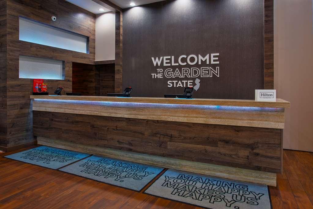 Hampton Inn And Suites Newark Airport Elizabeth Interior foto